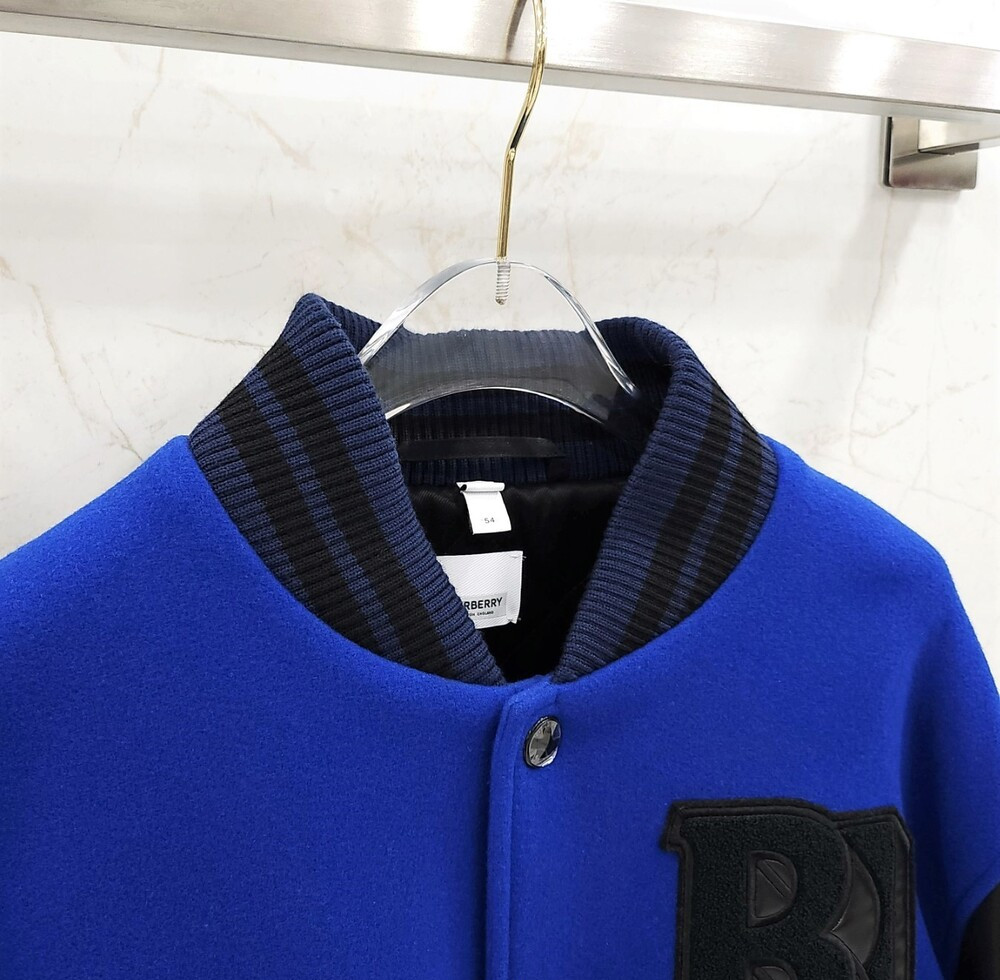 [럭스유] 54 / 버버리 패치 디테일 TB로고 보머 자켓