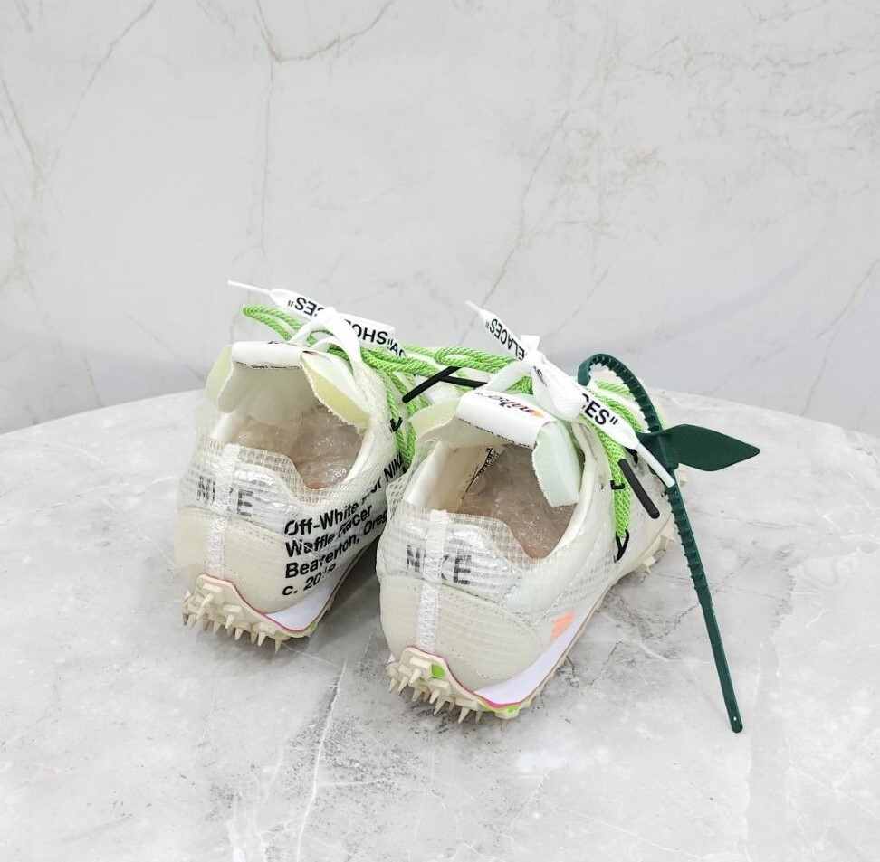 [럭스유] 235 / 오프화이트 X 나이키 와플 레이서