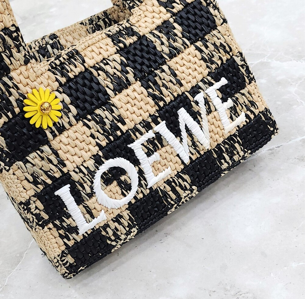 [럭스유] 로에베 라피아 체크 미니 토트백 ALF1V46X10