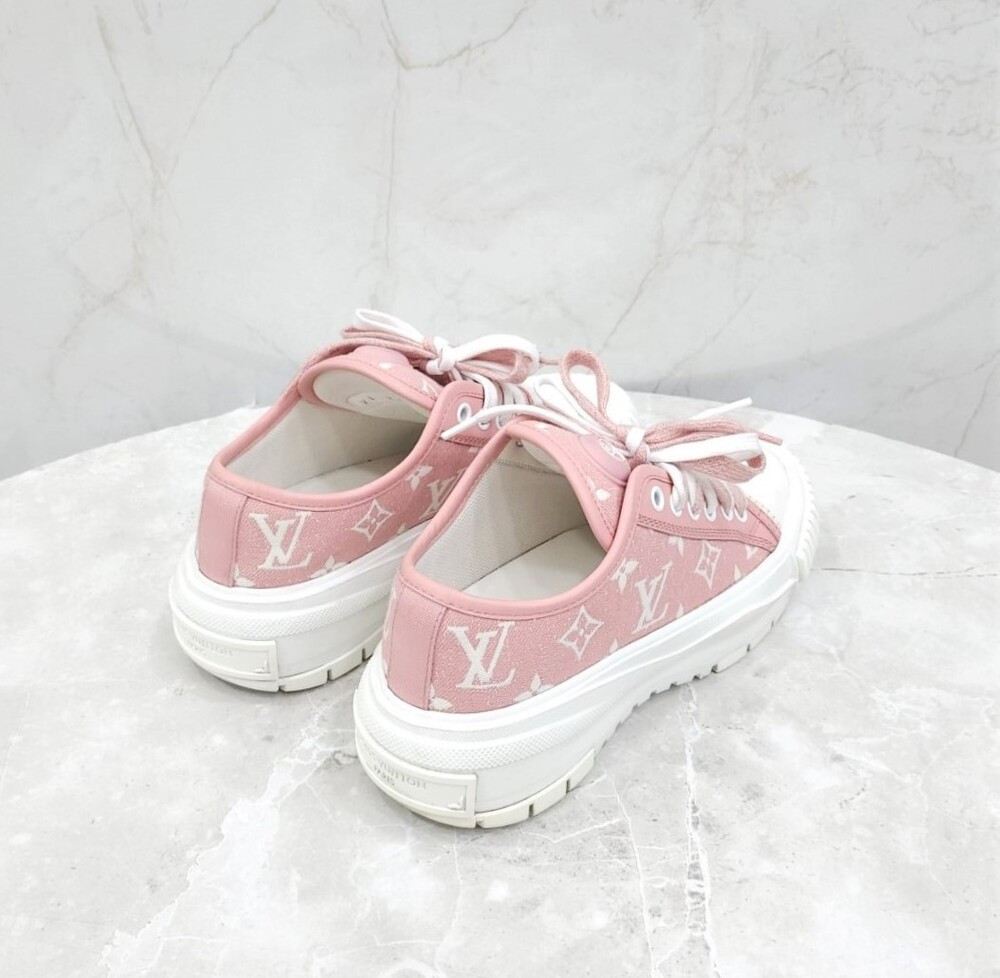 [럭스유] 35 / 루이비통 LV 핑크 스쿼드 스니커즈 1A9S0M