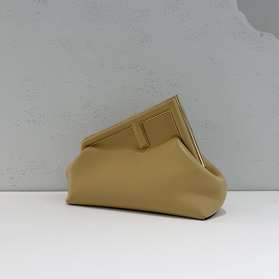 펜디 퍼스트 금장 스몰 숄더백 8BP129