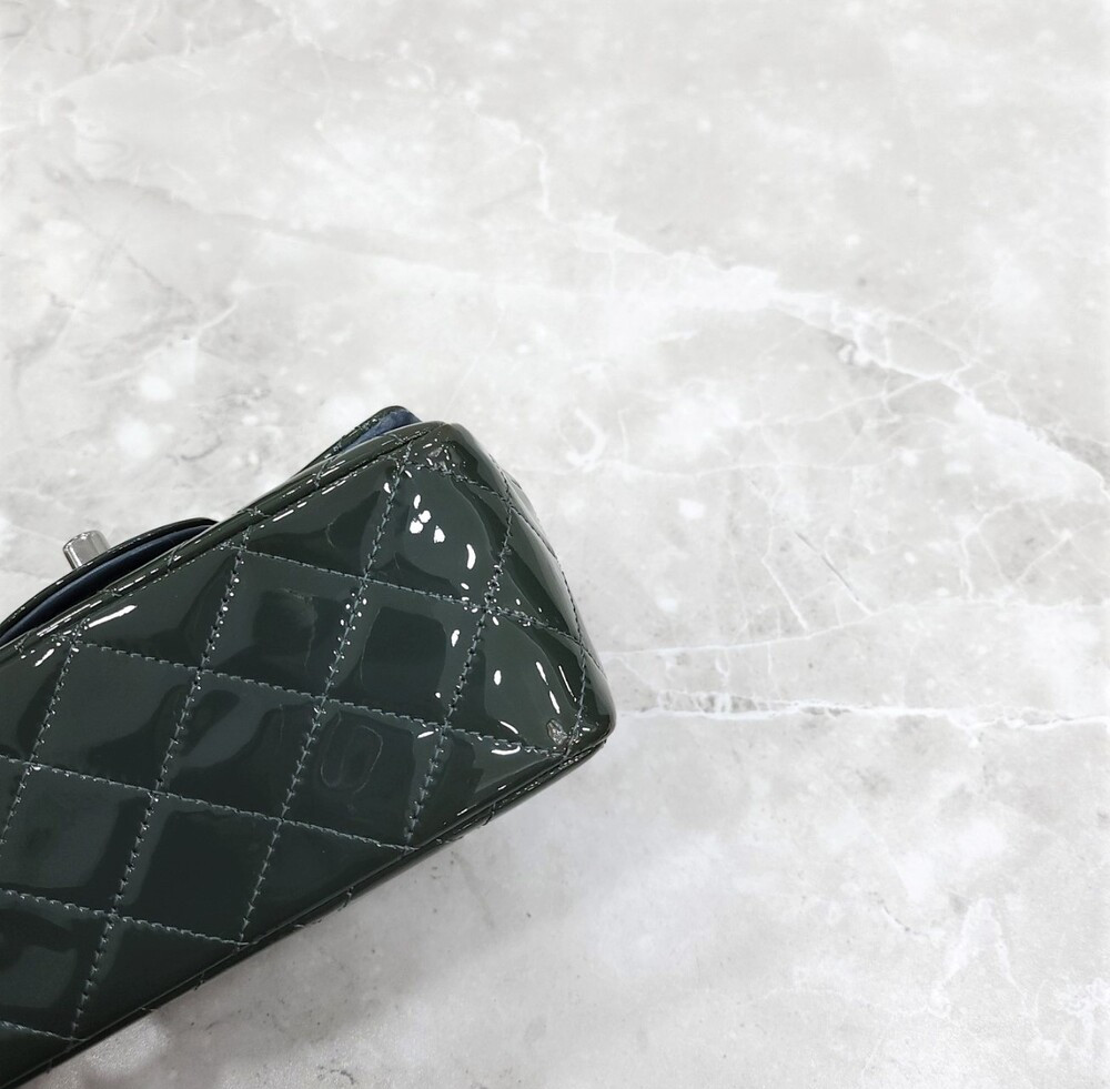 [럭스유] 샤넬 페이던트 클래식 쁘띠삭 플랩백 23번대