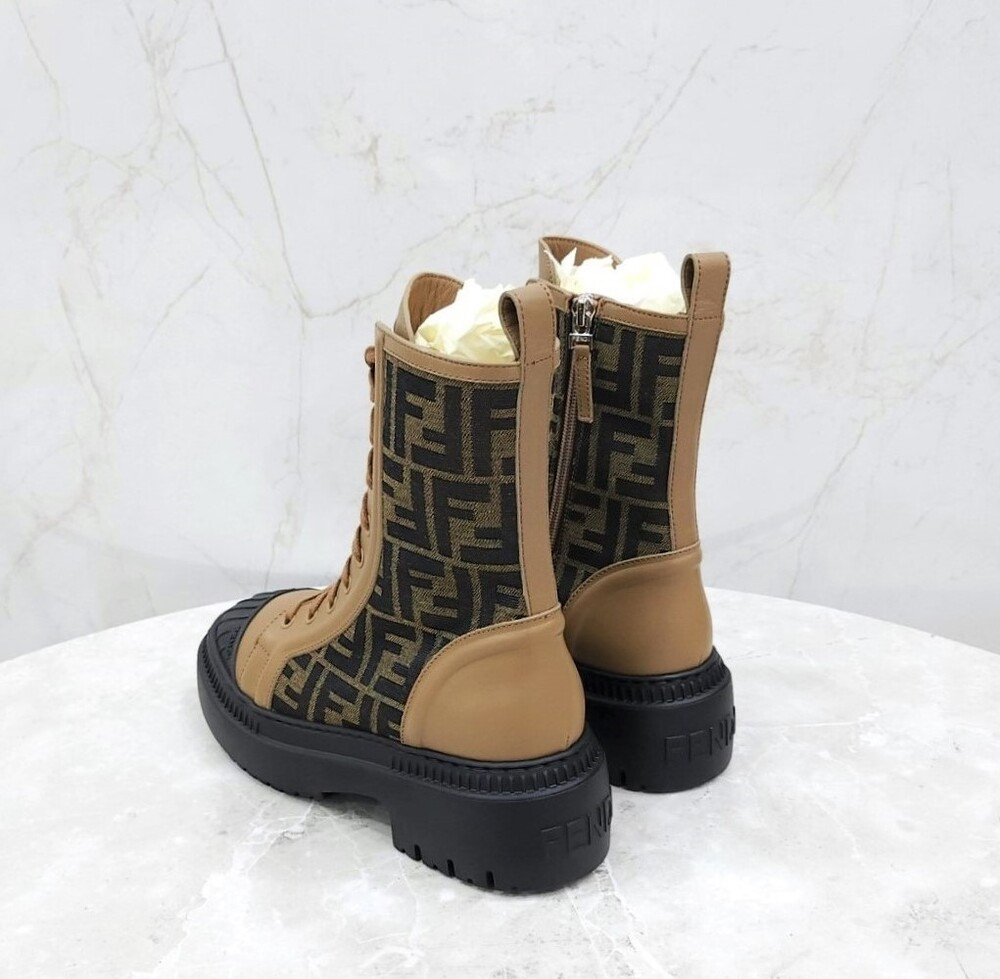 [럭스유] (새상품) 37 / 펜디 FF 자카드 도미노 플랫 부츠 8T8353