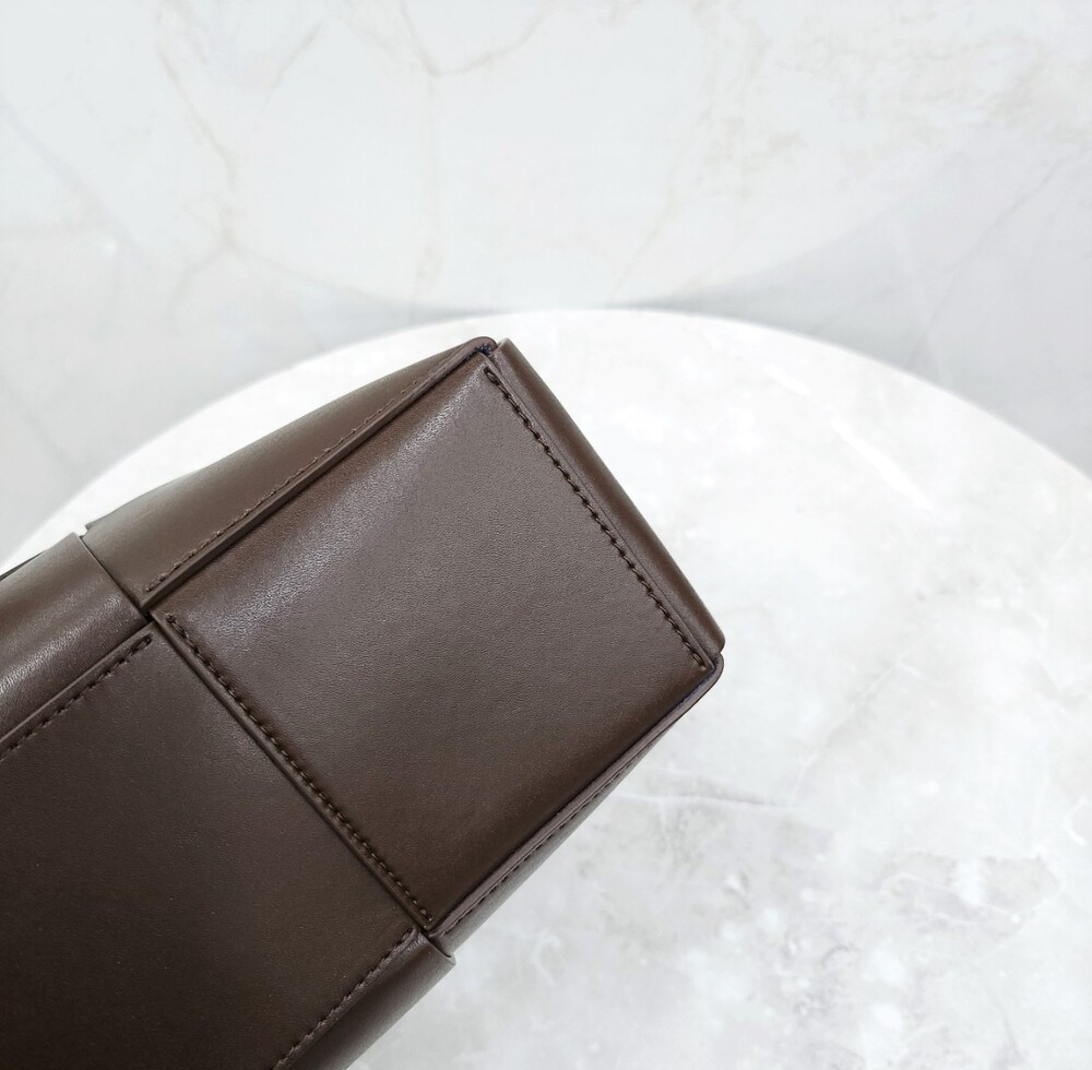 [럭스유] 보테가베네타 아르코 레더 미디엄 인트레치아토 토트백 756682