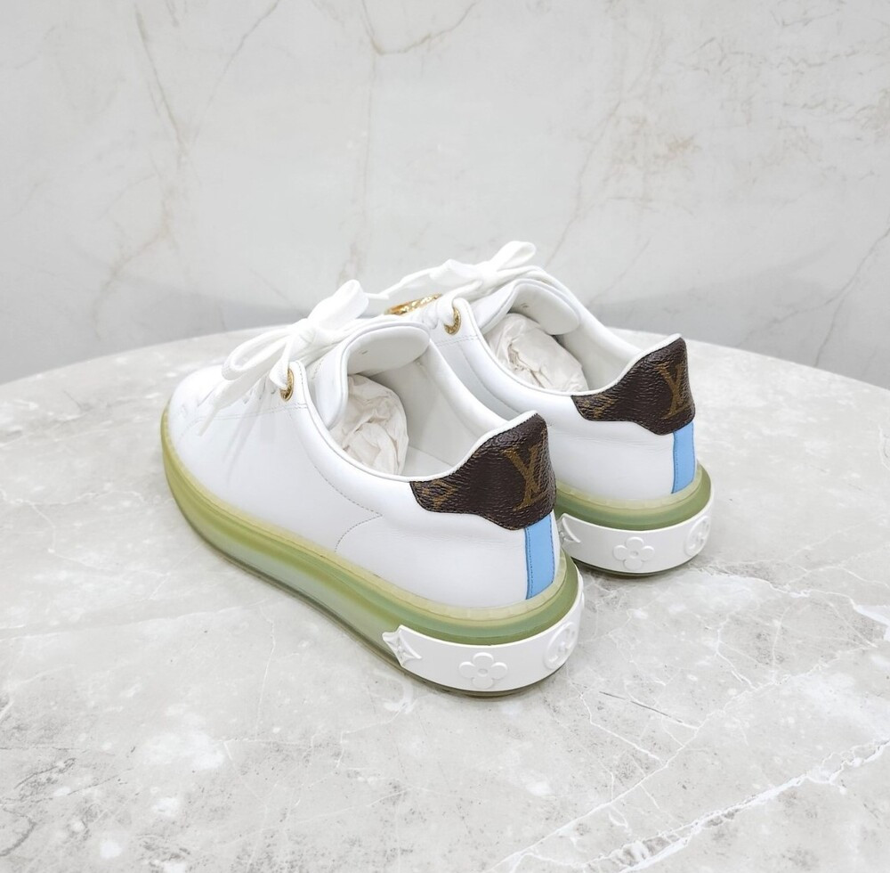 [럭스유] 36 / 루이비통 LV 클리어솔 타임아웃 스니커즈 1A8NG7