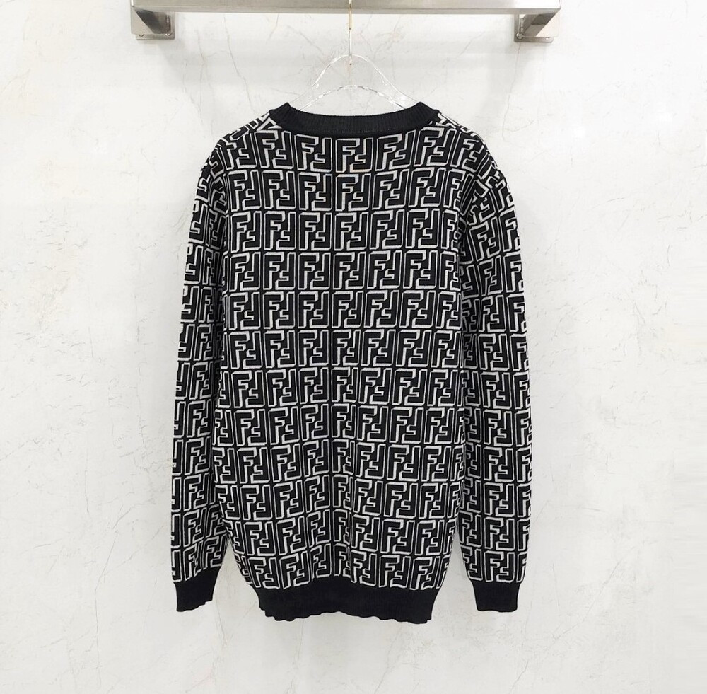 [럭스유] 52 / 펜디 FF 로고 라운드 울 니트 블랙 FZX009