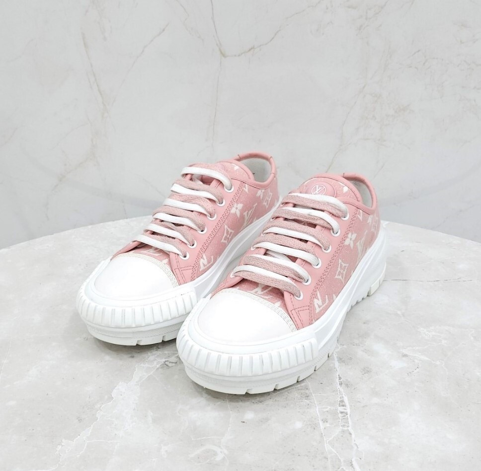 [럭스유] 38 / 루이비통 LV 핑크 모노그램 스쿼드 스니커즈 1A9S0M