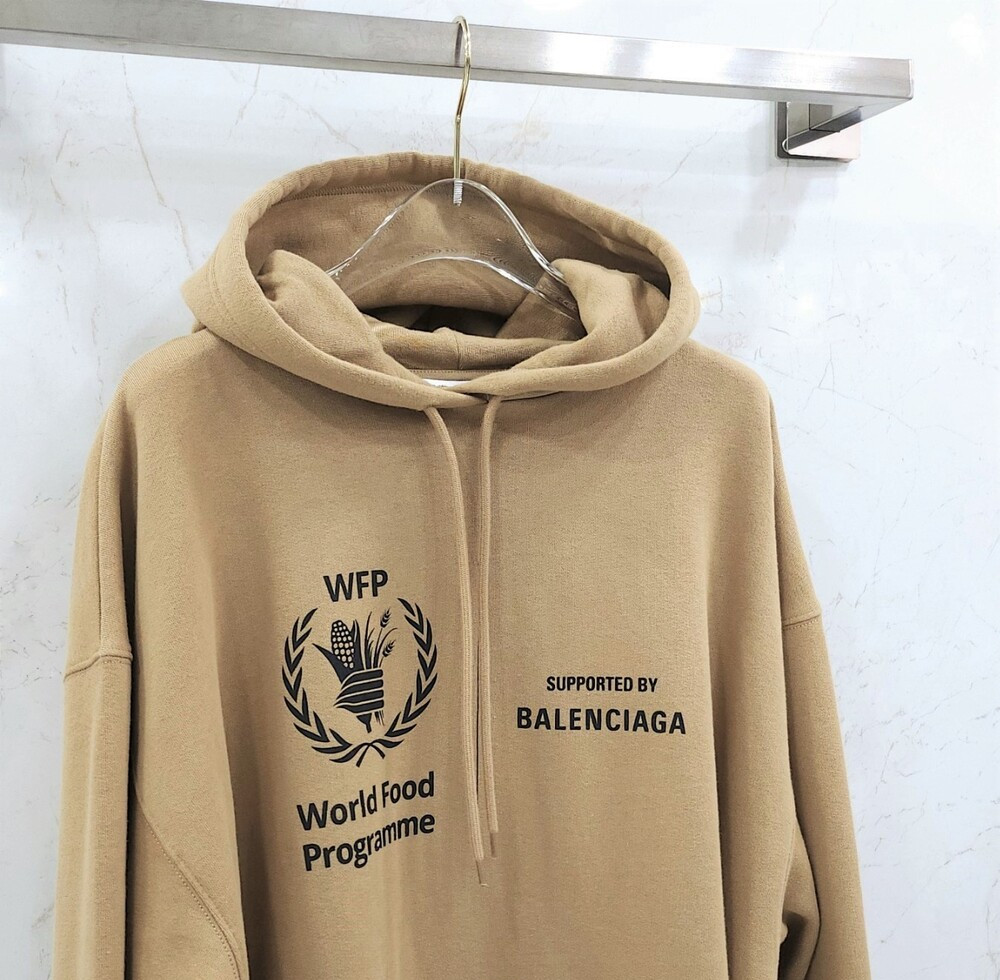 [럭스유] (새상품) S / 발렌시아가 WFP 로고 프린트 오버 후드 570792
