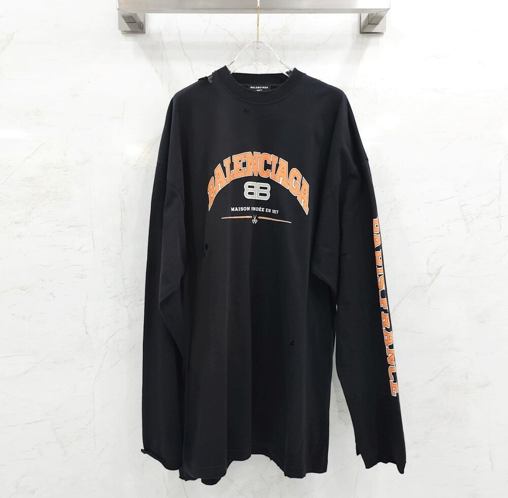 [럭스유] 3 / 발렌시아가 메종 BB 로고 프린팅 오버 롱 슬리브 티셔츠 681046