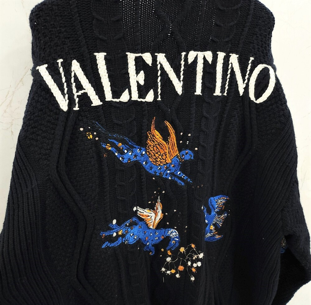 [럭스유] XL / 발렌티노 백 로고 자수 애니멀 가디건