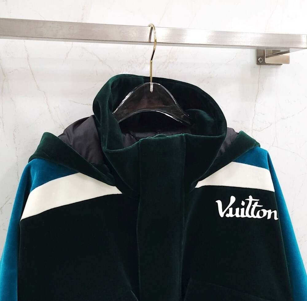 [럭스유] 48 / 루이비통 테크니컬 테이프 벨루어 윈드 브레이커 자켓