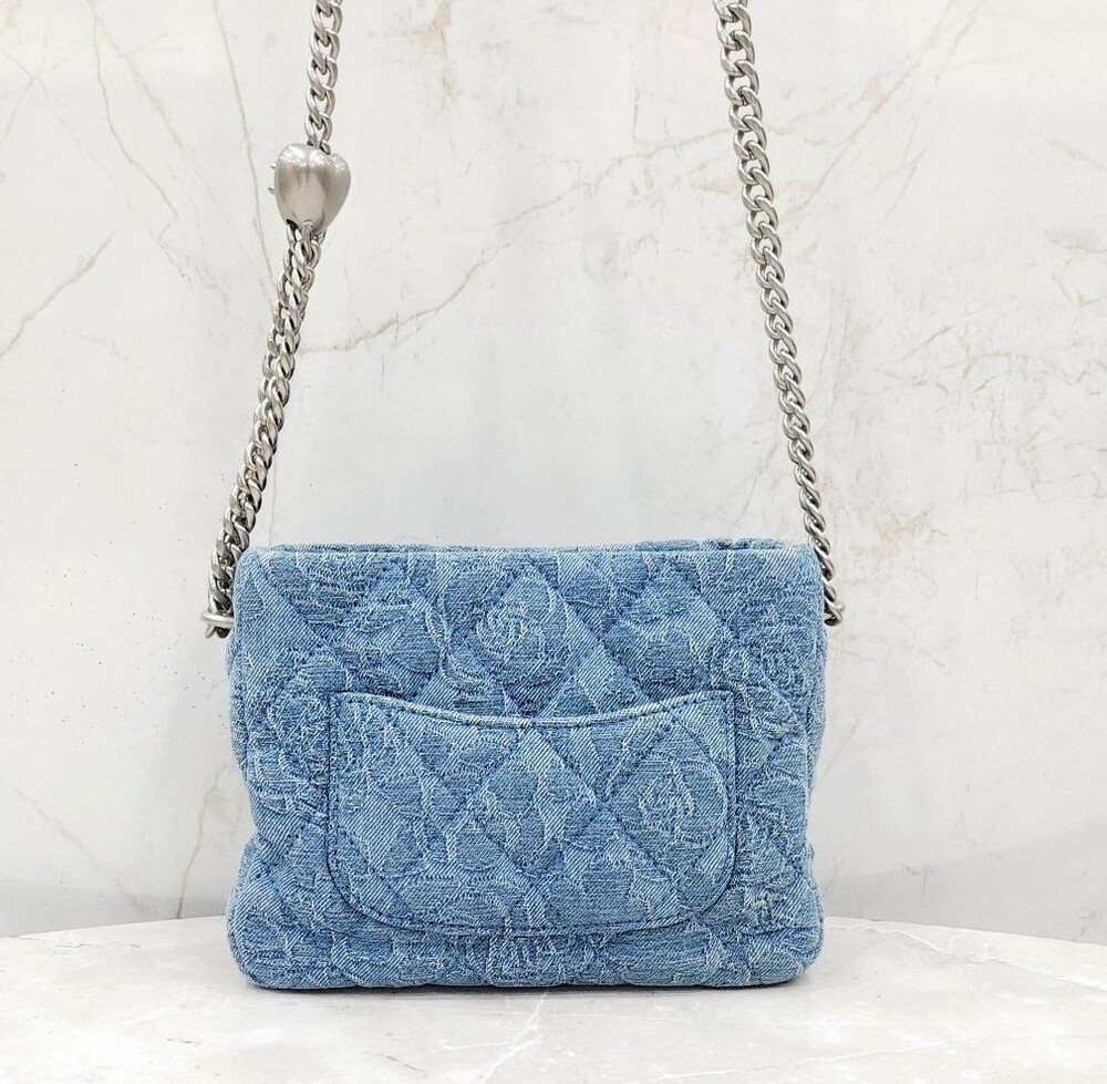 [럭스유] 샤넬 데님 까멜리아 블루 하트볼 체인백 신형내장칩 AS3830