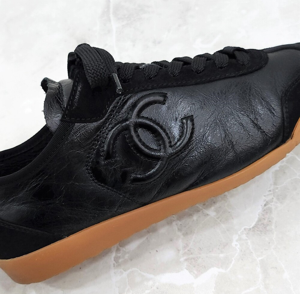 [럭스유] 37 / 샤넬 24FW CC로고 벨벳 카프스킨 스니커즈 G45996