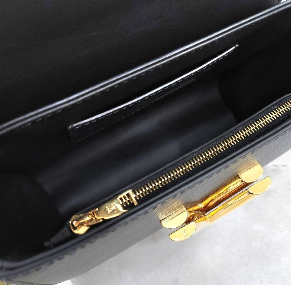 [럭스유] 루이비통 트위스트 PM 에피 숄더백 M21119