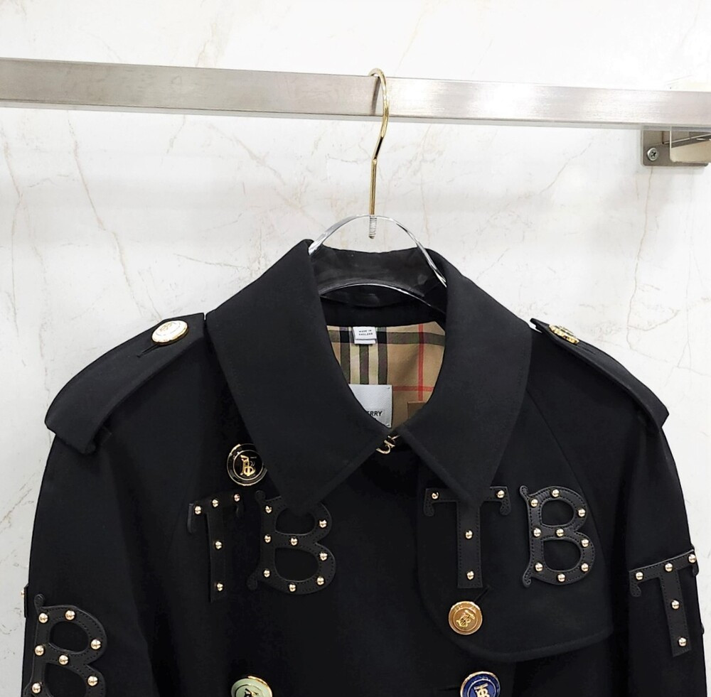 [럭스유] (새상품) 38 / 버버리 한정판 TB 스터드 레더 자수 트렌치 코트