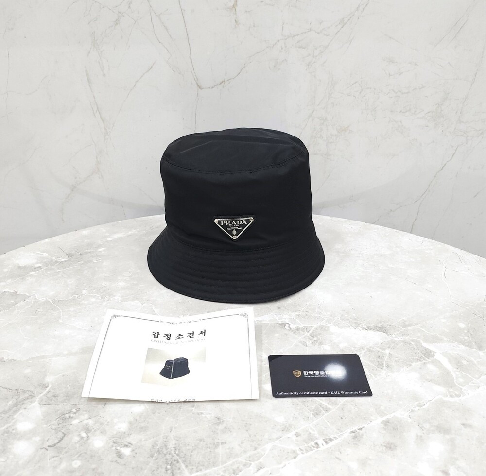 [럭스유] 프라다 삼각로고 나일론 버킷햇 M 1HC137