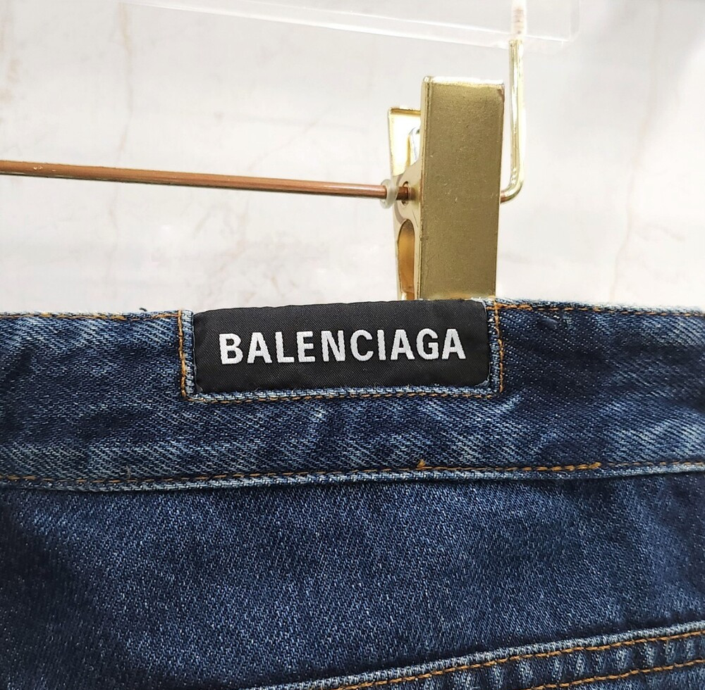 [럭스유] 31 / 발렌시아가 허리탭 로고 오버핏 진청 데님 팬츠 626128