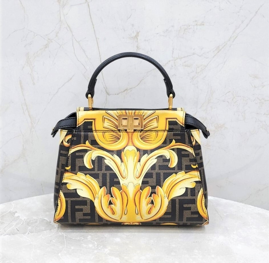 [럭스유] 펜디 X 베르사체 FF 펜다체 피카부 토트 숄더백 8BN321