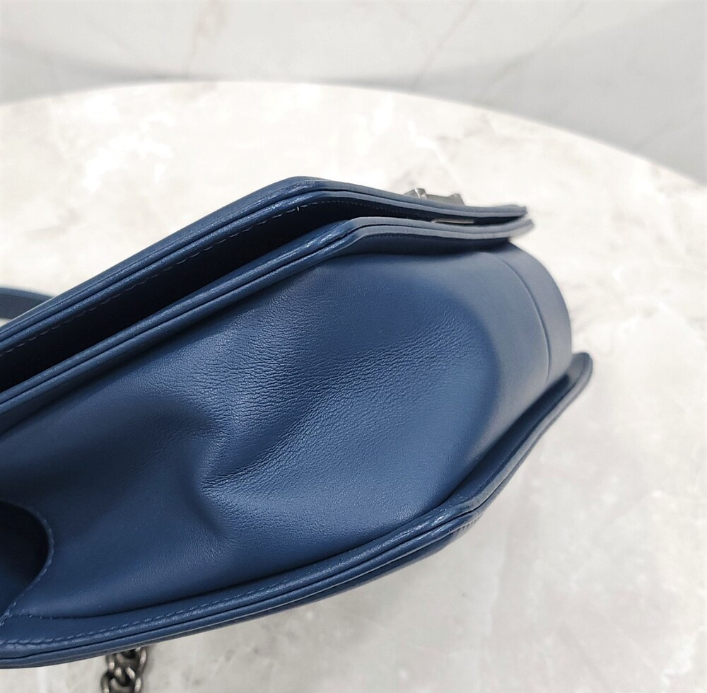 [럭스유] 샤넬 보이백 미듐 플랩백 램스킨 네이비 은장 23번대