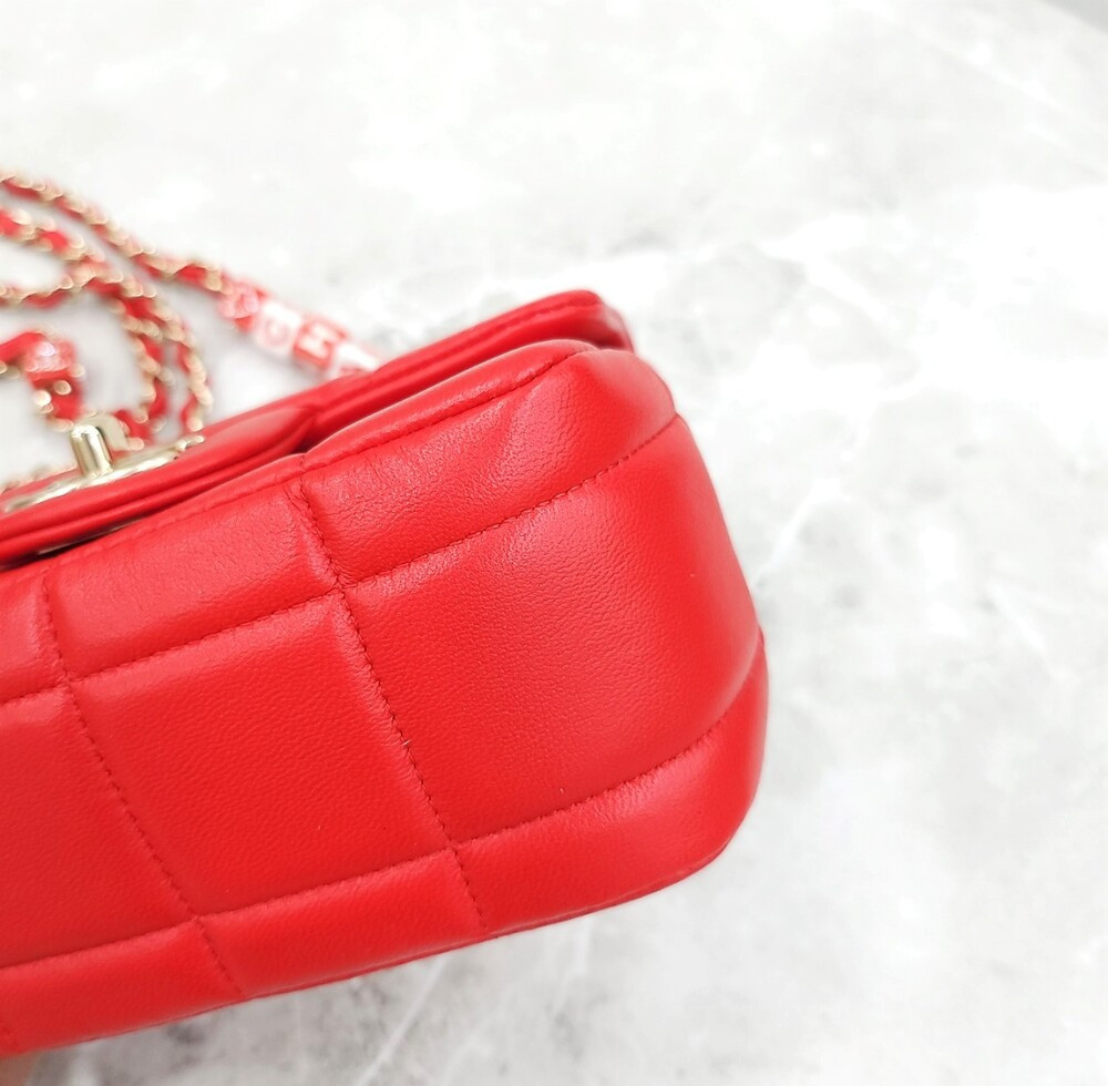 [럭스유] (새상품) 샤넬 램스킨 큐브 체인 미니 플랩백 AS3744