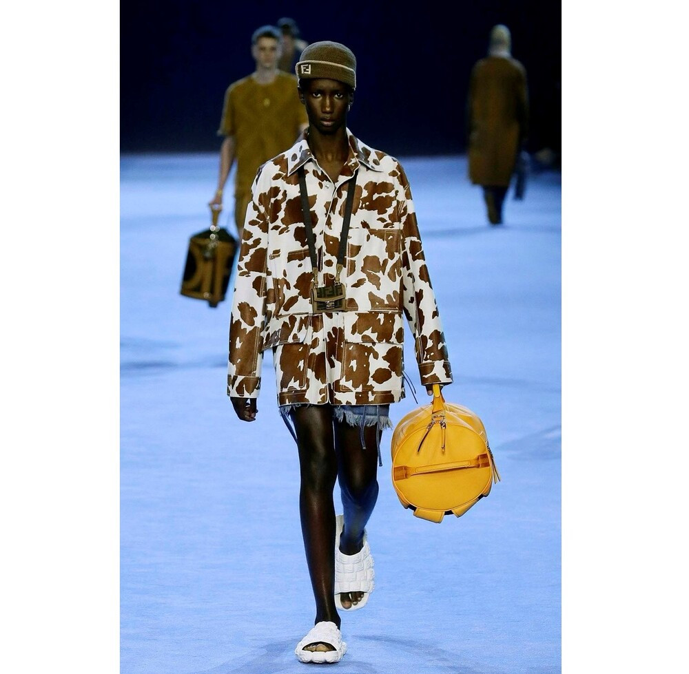 [럭스유] 50 / 펜디 송치 레더 자켓