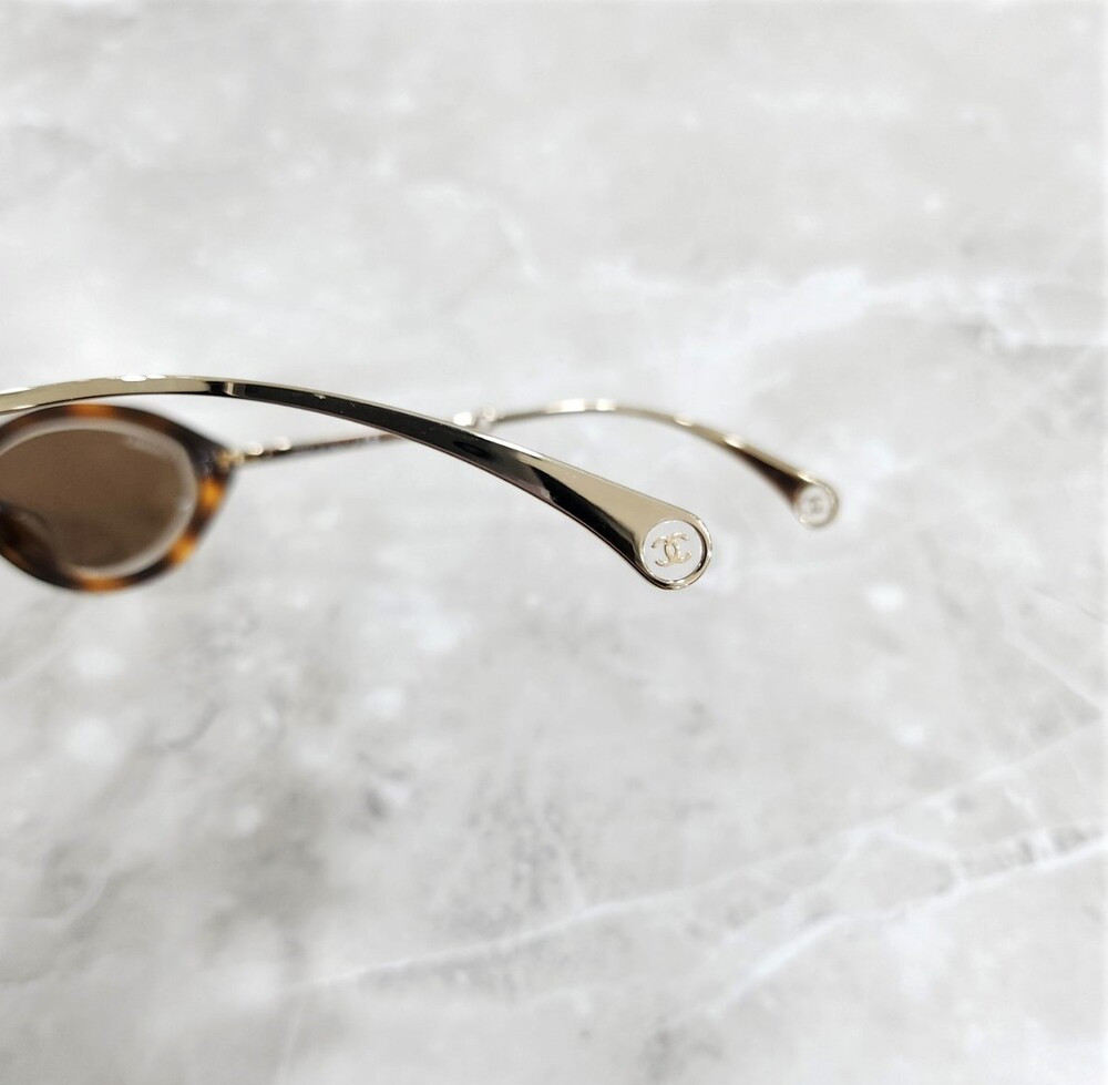 [럭스유] (새상품) 샤넬 캣아이 진주 스트랩 선글라스 A71356