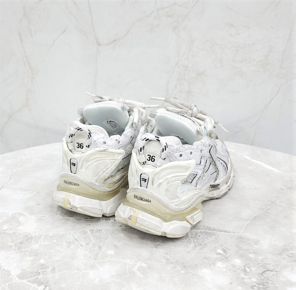 [럭스유] 36 / 발렌시아가 화이트 러너 스니커즈 772767