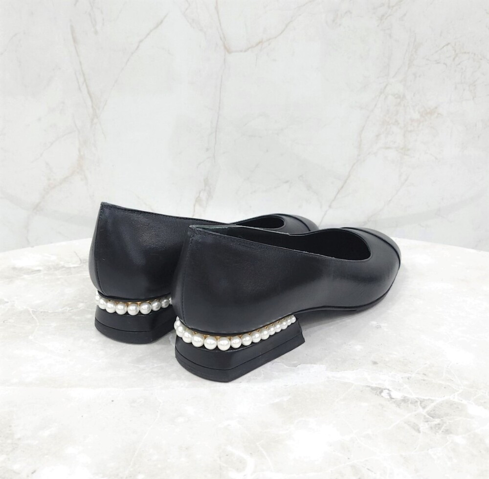 [럭스유] 38.5 / 샤넬 CC로고 진주 레더 펌프스