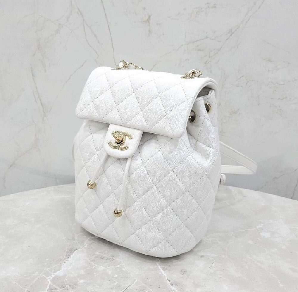 [럭스유] (새상품) 샤넬 화이트 어반스피릿 백팩 스몰 캐비어 AS4058