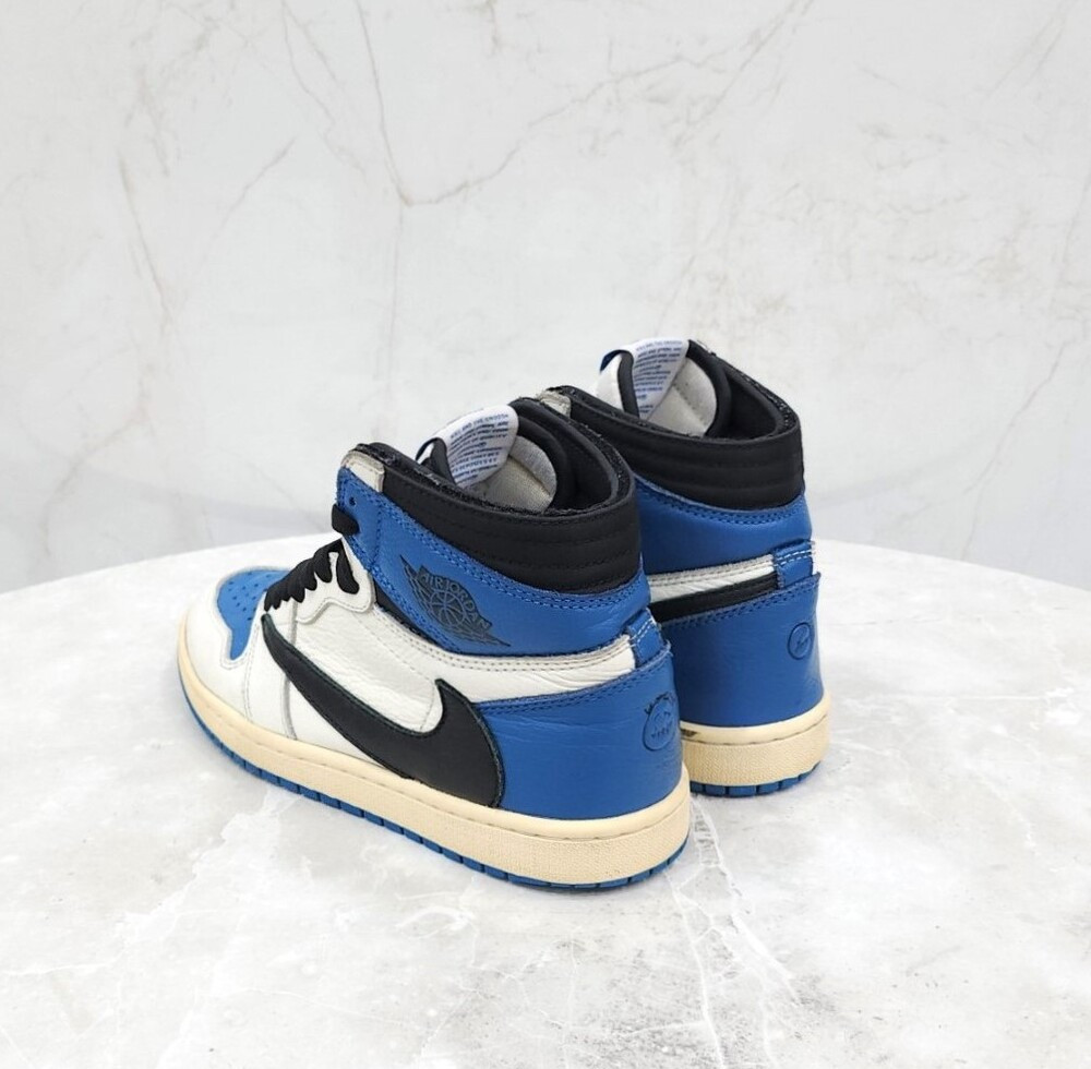 [럭스유] UK6.5 / 나이키 X 트래비스 스캇 프라그먼트 조던1 하이 OG