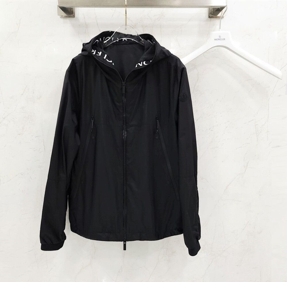 [럭스유] 3 / 몽클레어 로고 후드 바람막이 자켓
