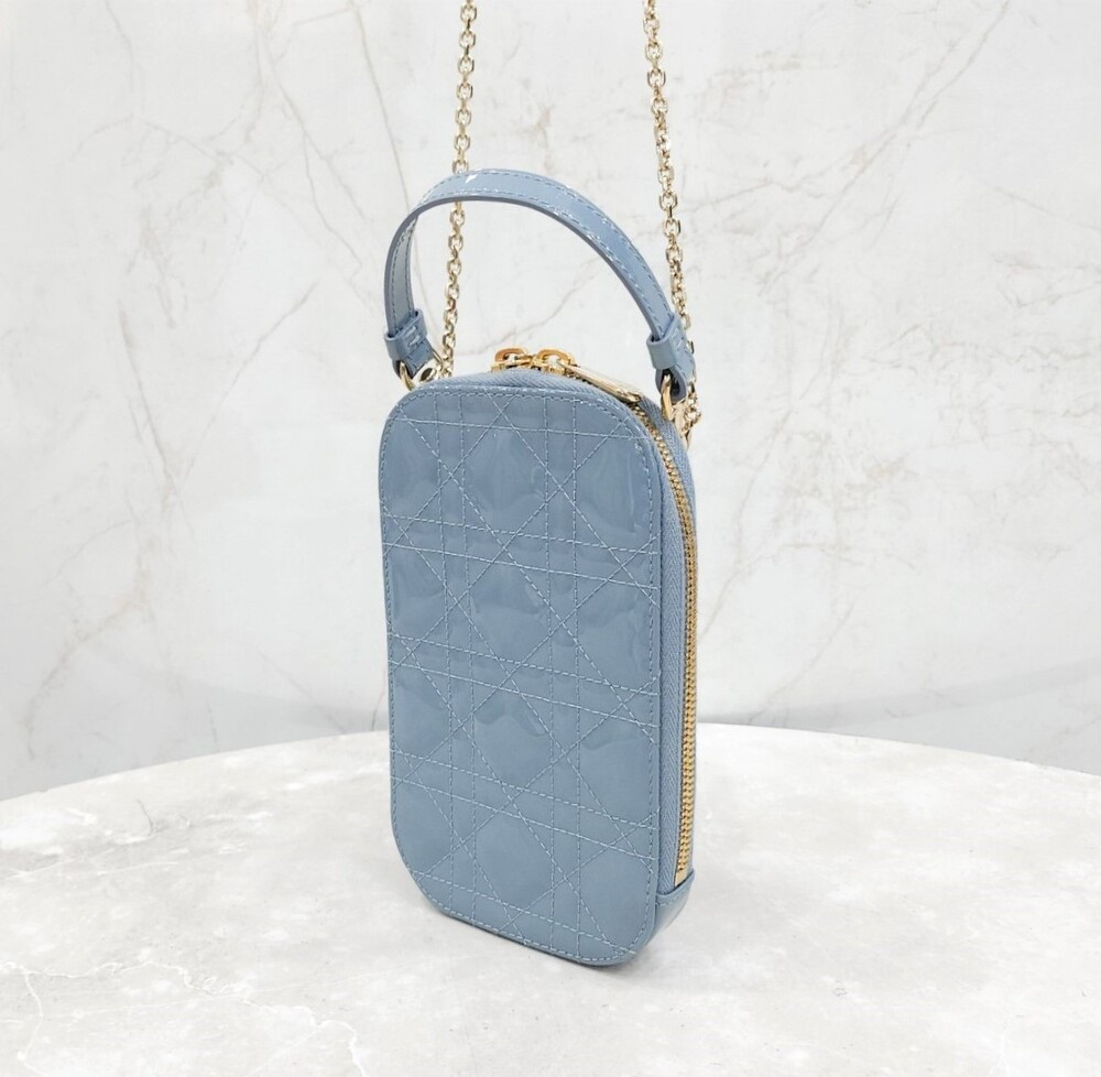 [럭스유] 디올 레이디 디올 콜인 폰홀더 체인백 클라우드 블루 S0872OVRB