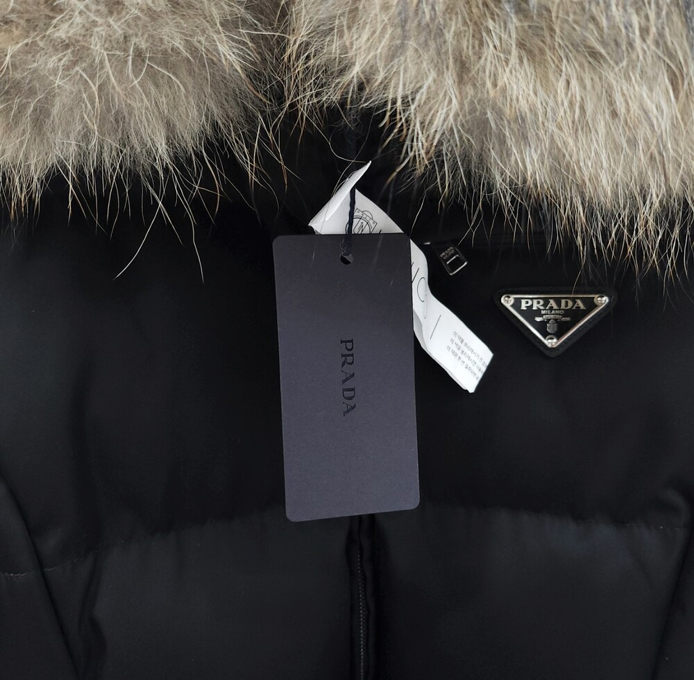 [럭스유] 38 / 프라다 코요테퍼 다운 패딩 점퍼 291534