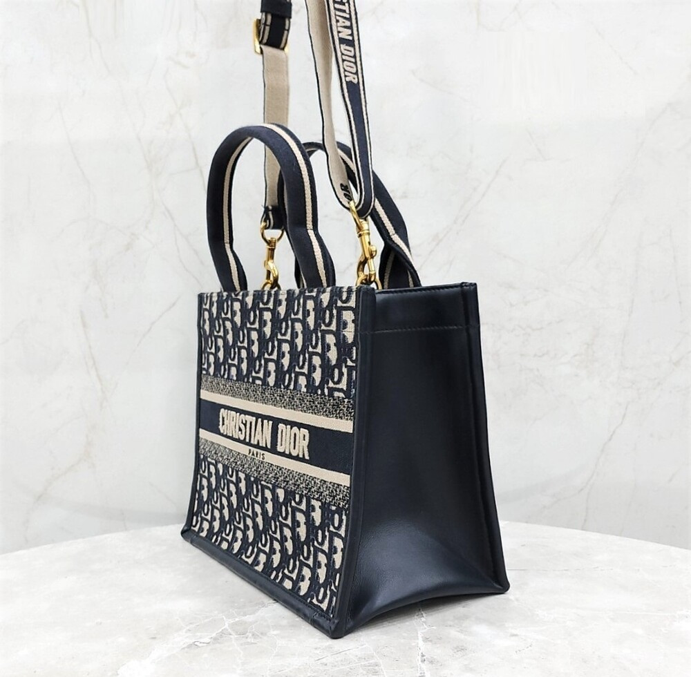 [럭스유] 디올 오블리크 북토트 레더 백 스몰 M1324CZBB