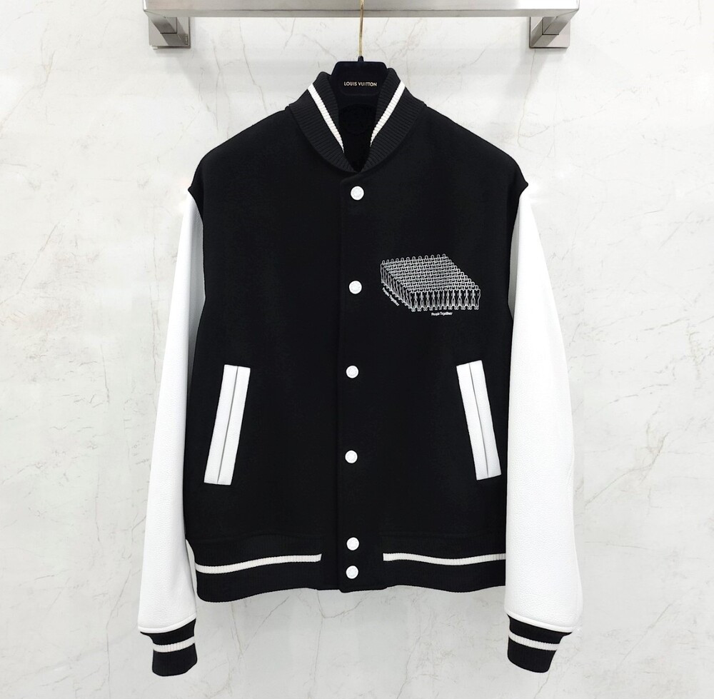 [럭스유] 54 / 루이비통 LV 클락 자수 프렌즈 레더 바시티 자켓
