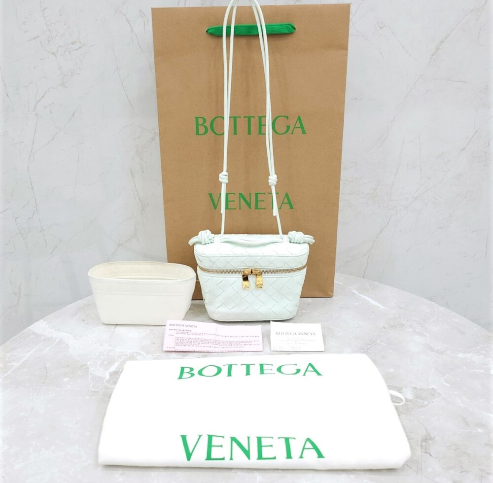 [럭스유] 보테가베네타 인트레치아토 미니 베니티 케이스 크로스백 743551