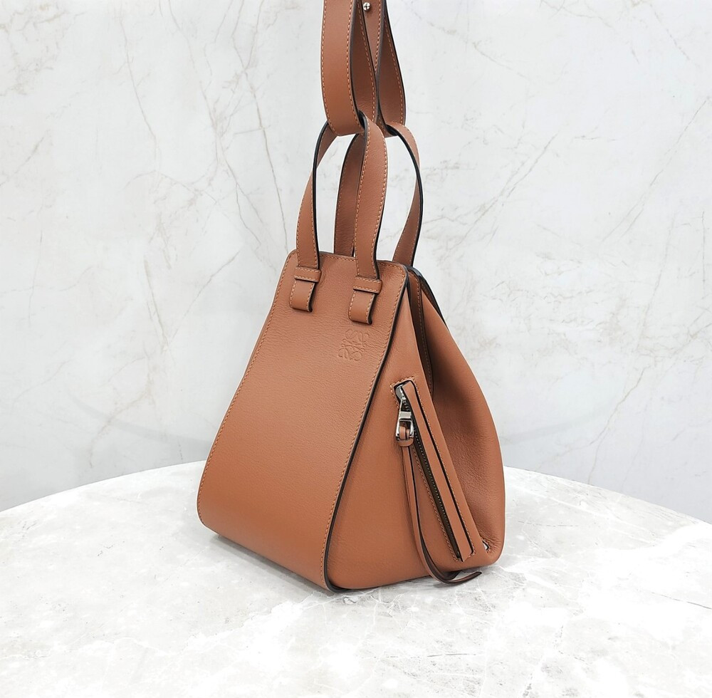 [럭스유] 로에베 스몰 해먹 백 클래식 카프스킨 0010110567