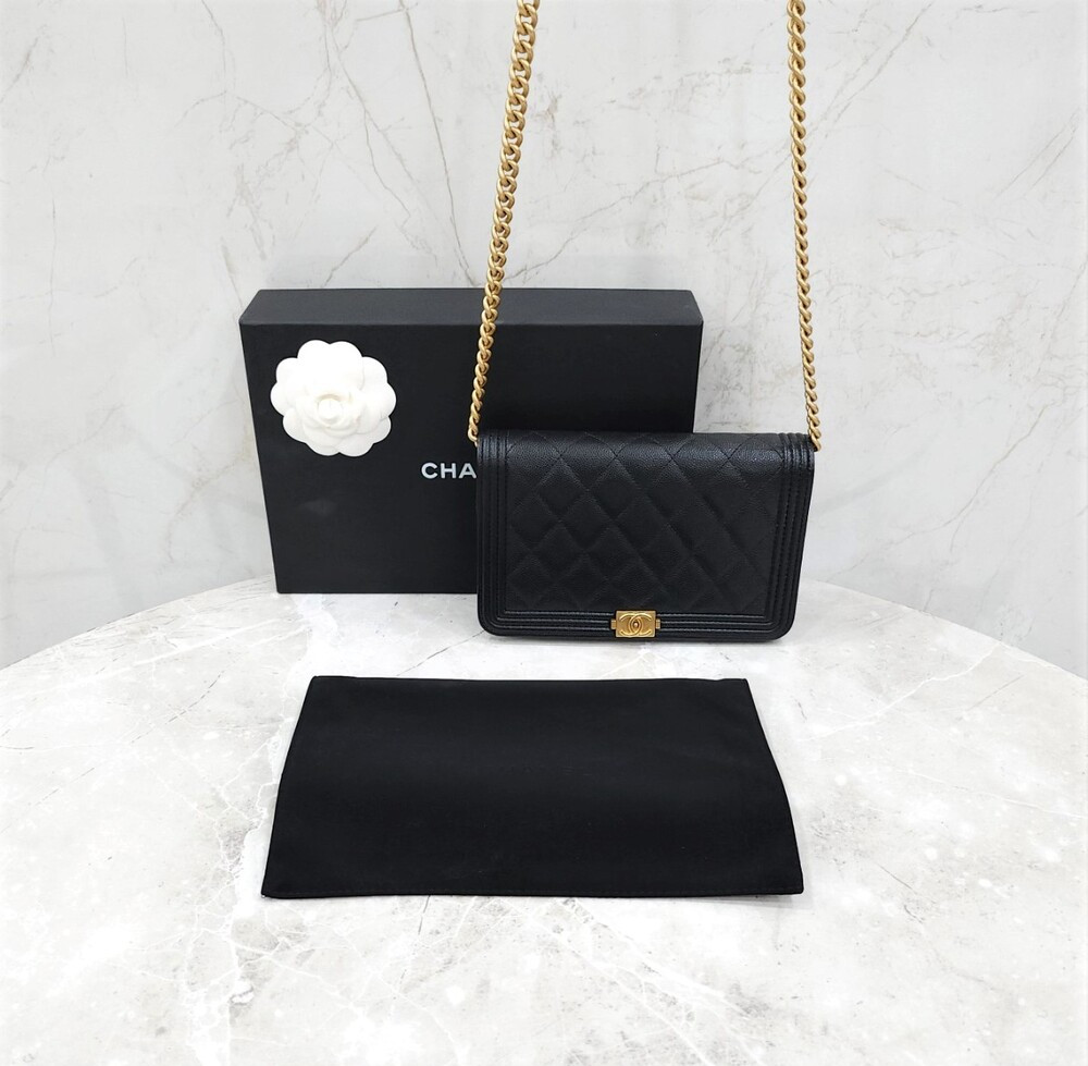 [럭스유] 샤넬 보이 WOC 미니 크로스백 캐비어 블랙 금장 신형내장칩 AP1117