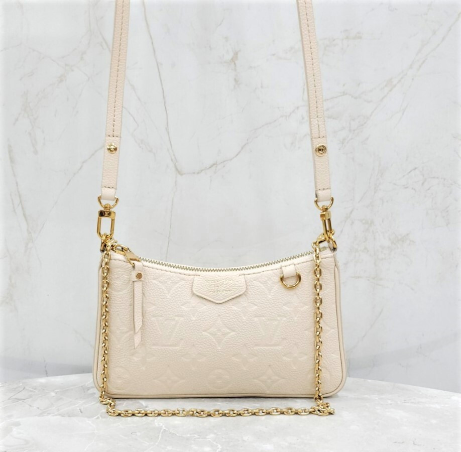 [럭스유] 루이비통 이지 파우치 온 스트랩 숄더백 M81066