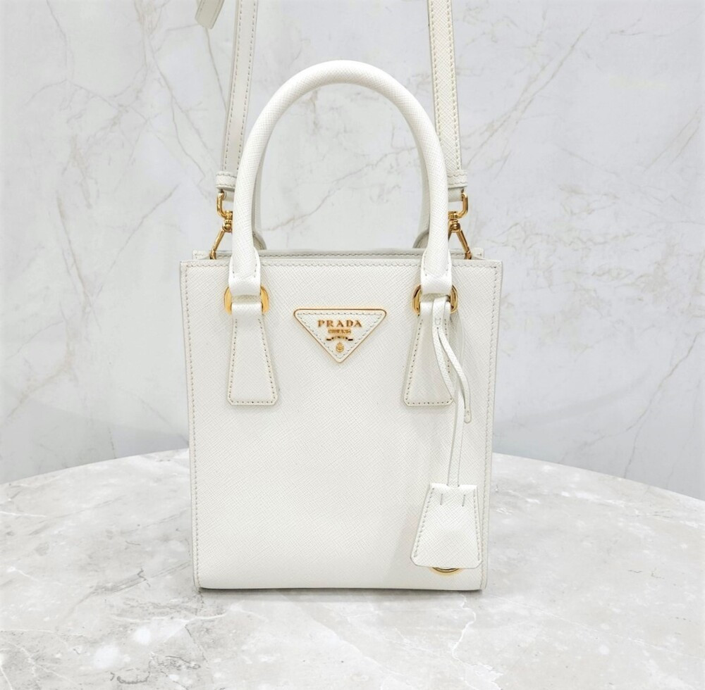 [럭스유] 프라다 화이트 사피아노 레더 미니 크로스백 1BA358