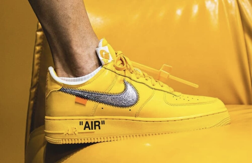 [럭스유] (새상품) 260 / 나이키 X 오프화이트 에어포스1 로우 유니버시티 골드