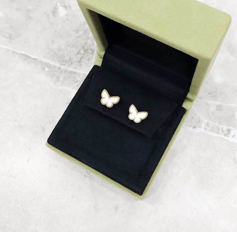 [럭스유] (새상품) 반클리프앤아펠 스위트 버터플라이 이어링 마더오브펄 VCARN5JM00