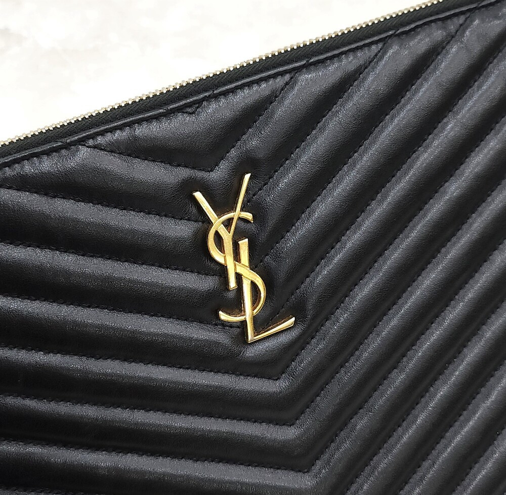 [럭스유] 생로랑 모노그램 퀄팅 마틀라세 스트랩 클러치백 559193