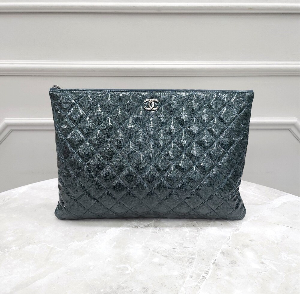 [럭스유] 샤넬 클래식 클러치 에나멜 라지 19번대