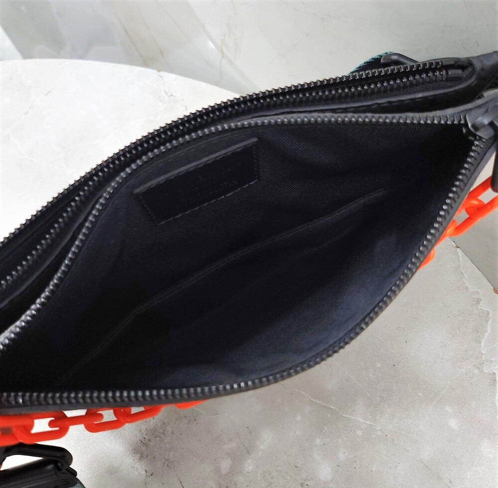 [럭스유] 루이비통 한정판 블랙 토뤼옹 버질아블로 인더루프 크로스백 M59681