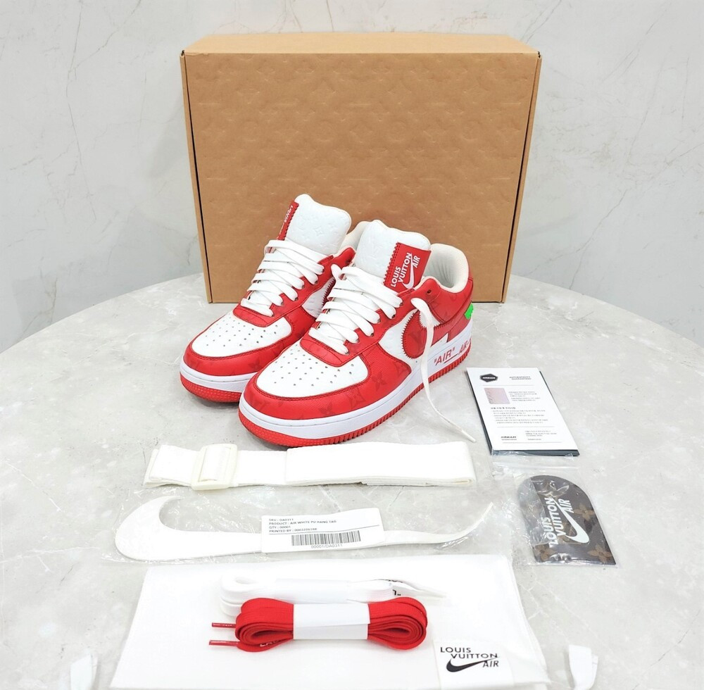 [럭스유] US7.5 / 루이비통 X 나이키 한정판 모노그램 에어포스1 1A9VA8