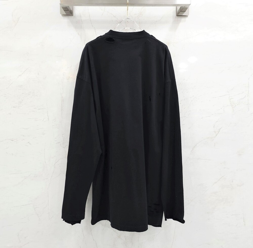 [럭스유] 3 / 발렌시아가 메종 BB 로고 프린팅 오버 롱 슬리브 티셔츠 681046