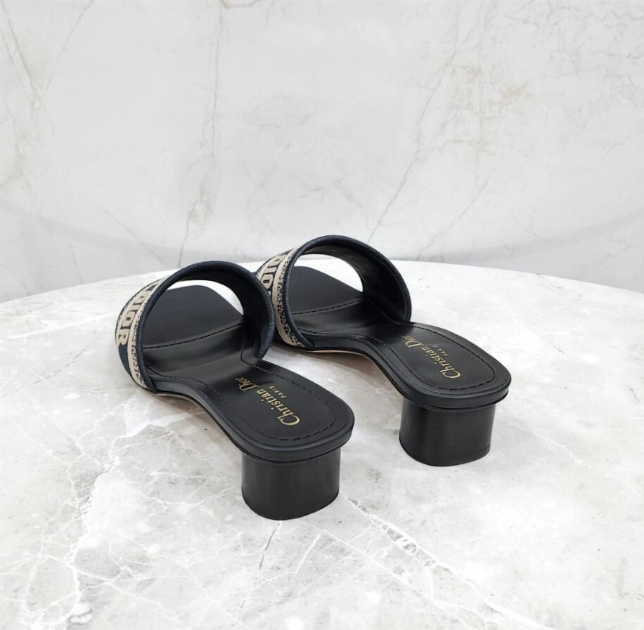 [럭스유] 38.5 / 디올 딥블루 자수 코튼 뮬 힐 KCQ915ERC