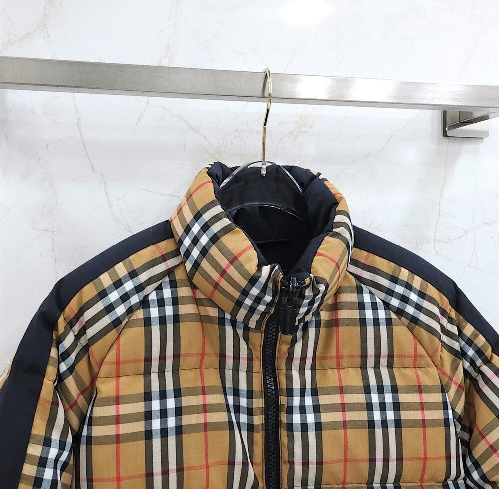 [럭스유] 46 / 버버리 체크 리버서블 패딩 점퍼 8003235