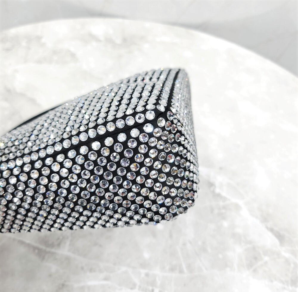 [럭스유] (새상품) 프라다 크리스탈 스터드 새틴 파우치